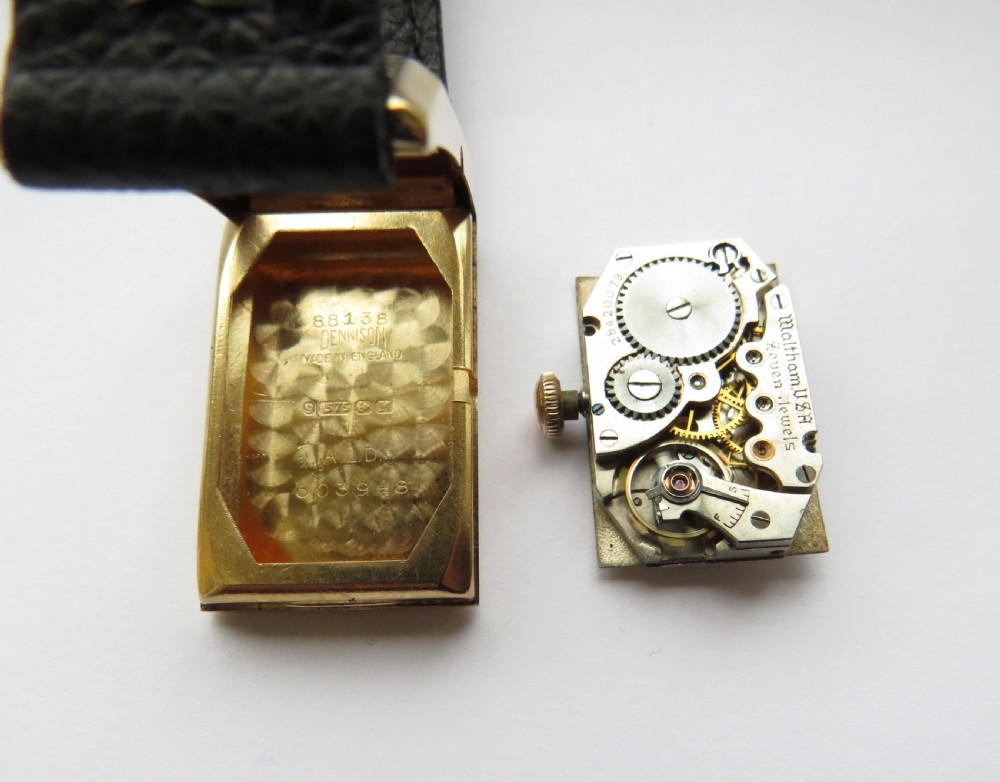 Mid-size 9ct gold Waltham Art Deco watch, 1934 View III