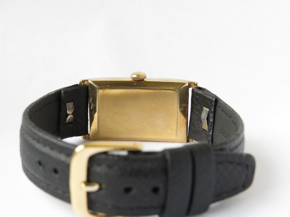 Mid-size 9ct gold Waltham Art Deco watch, 1934 View V