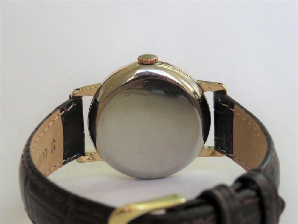 Gents late 1950s Smiths De Luxe wrist watch View III