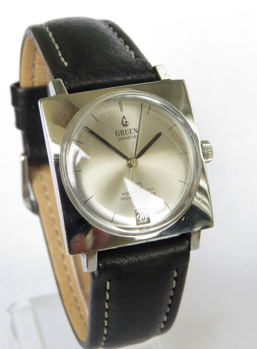 Gents 1960s Gruen Precision 25 power date wrist watch.