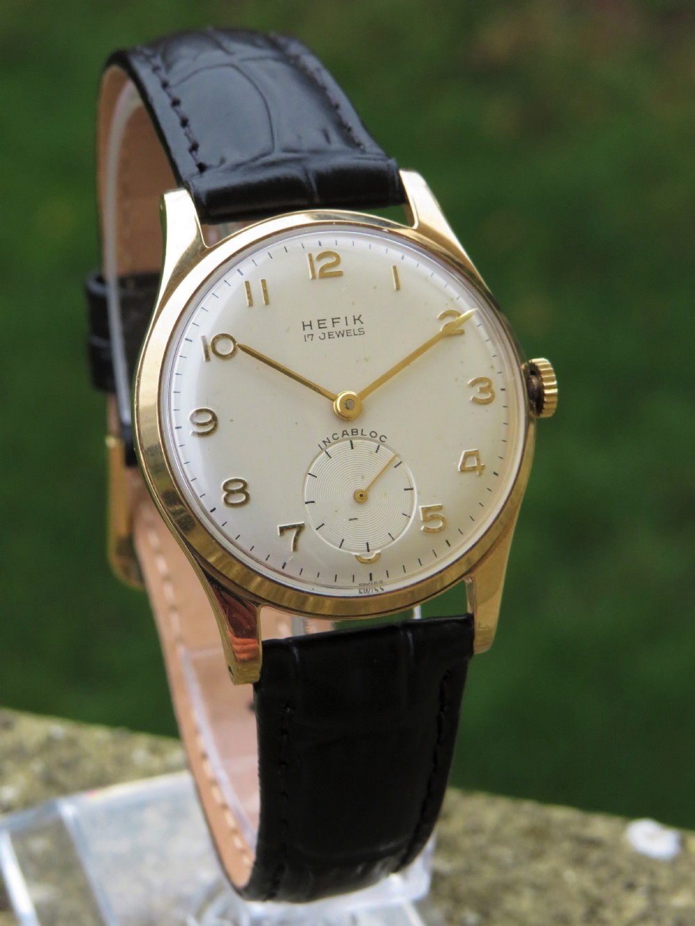 Mid-size 9ct gold Hefik wrist watch, 1959 View II
