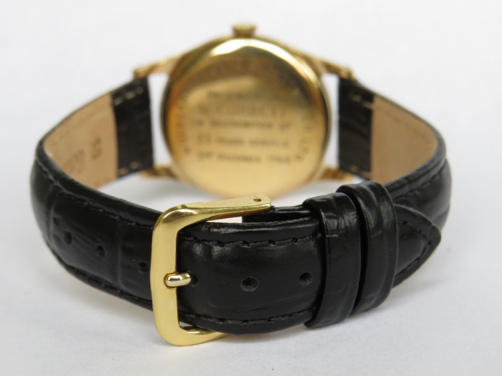 Mid-size 9ct gold Hefik wrist watch, 1959 View V