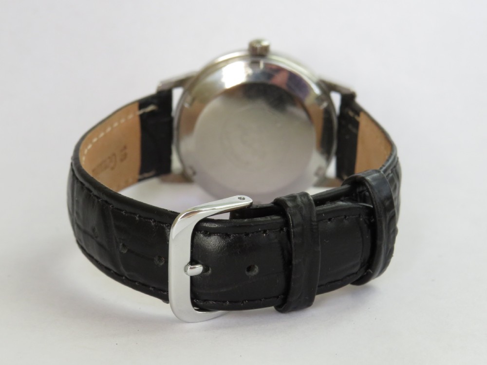 Gents Omega Seamaster automatic wristwatch, 1964 View V