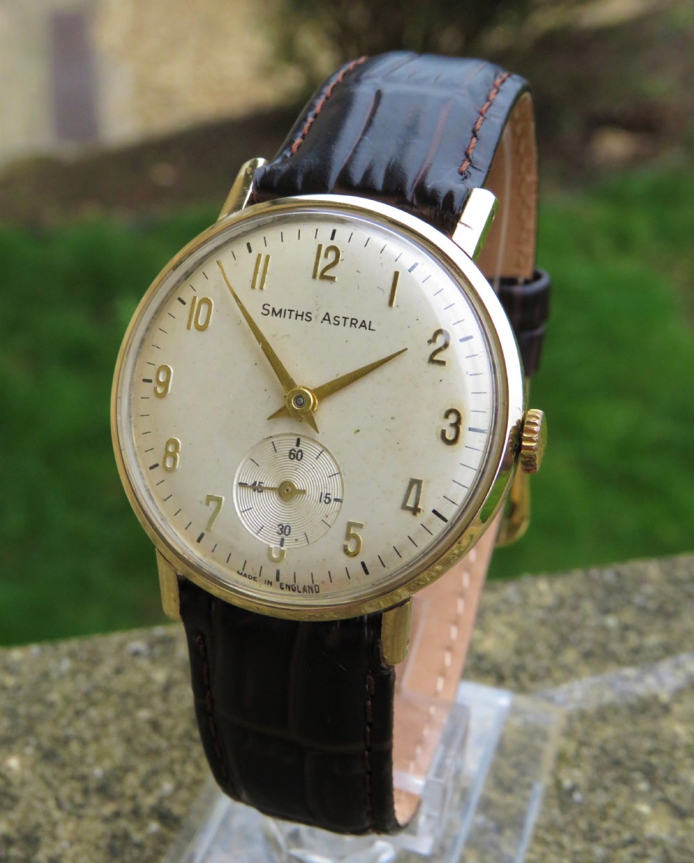 Gents 9ct gold Smiths Astral wrist watch, 1956