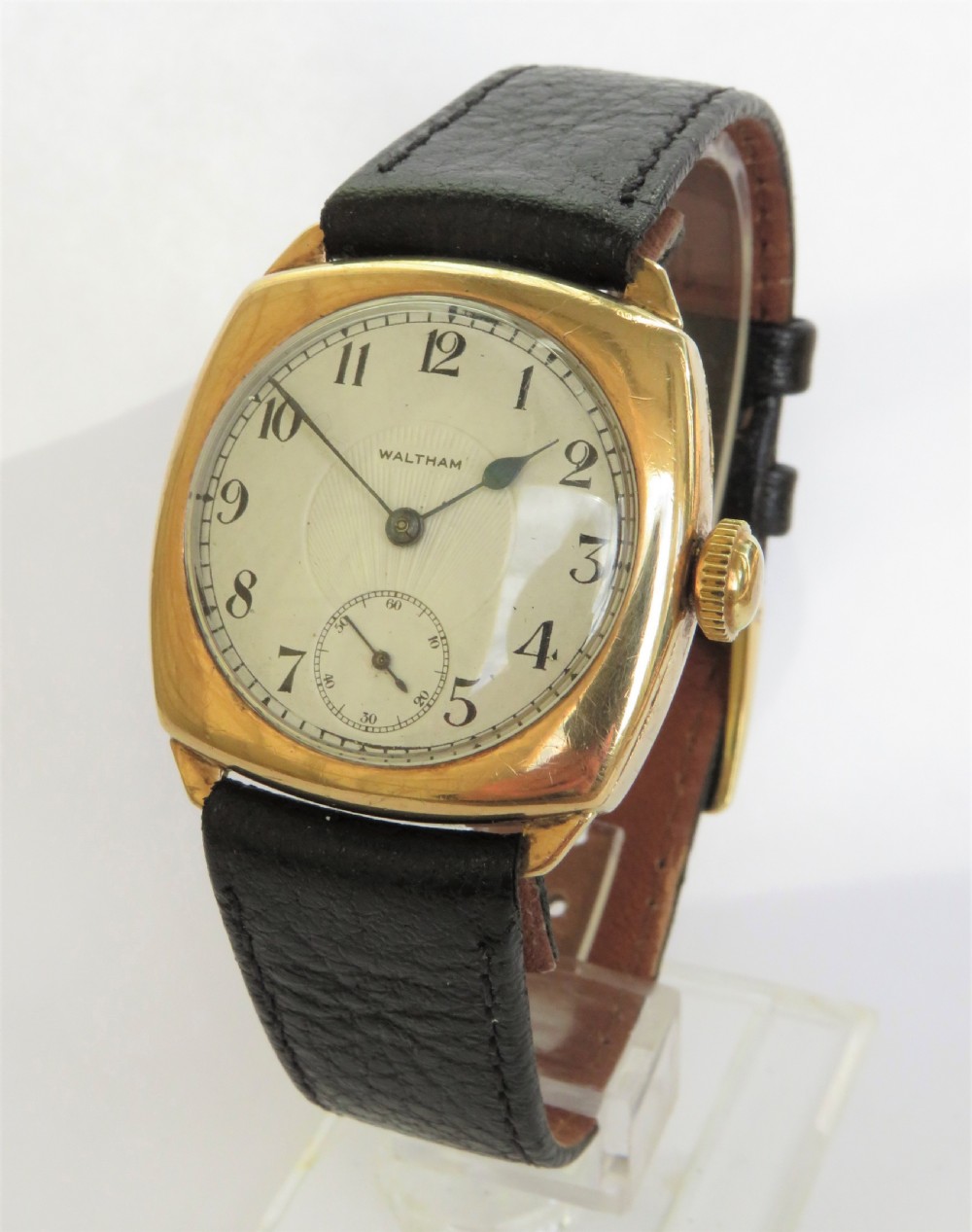 Gents 9ct gold Waltham wrist watch, 1932