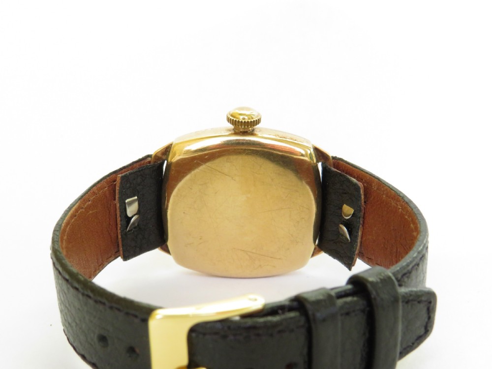 Gents 9ct gold Waltham wrist watch, 1932 View III