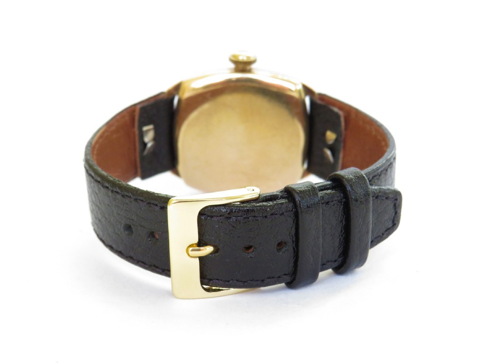 Gents 9ct gold Waltham wrist watch, 1932 View IV