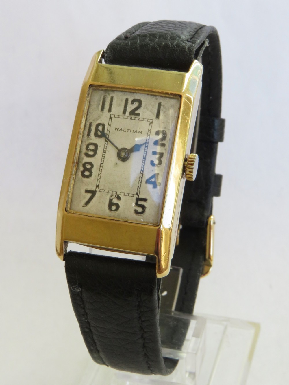 Mid-size 9ct gold Waltham wrist watch, 1934