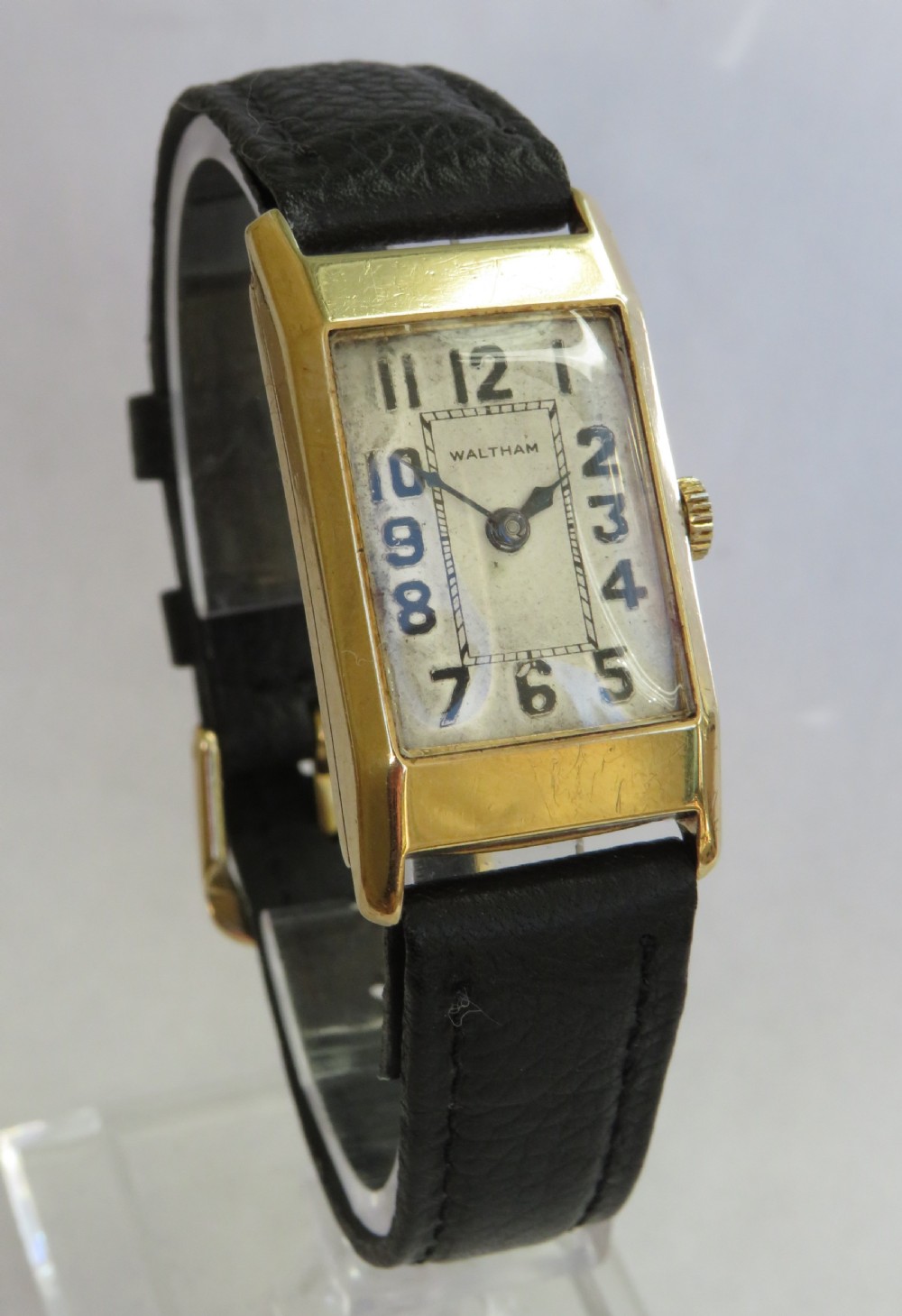 Mid-size 9ct gold Waltham wrist watch, 1934 View II