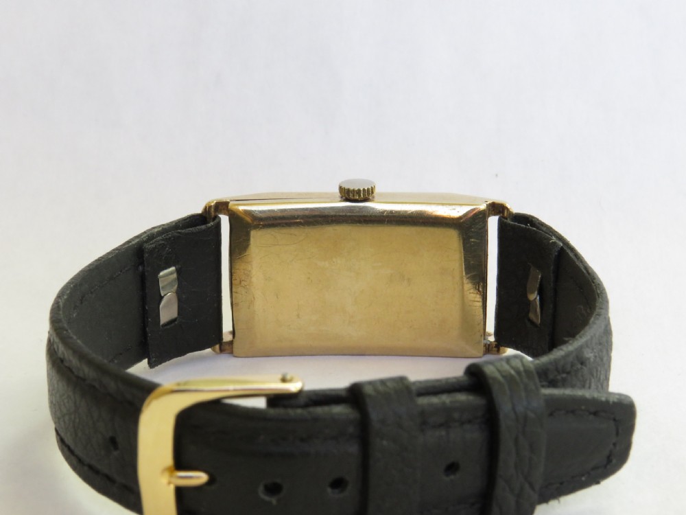 Mid-size 9ct gold Waltham wrist watch, 1934 View III