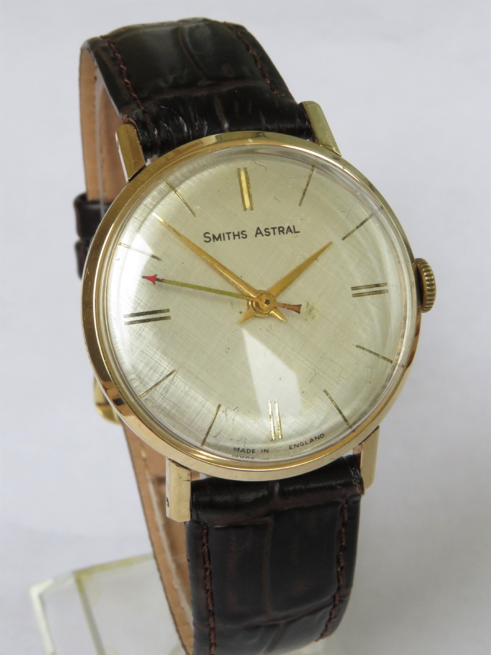 Gents 9ct gold Smiths Astral wrist watch, 1956 View II