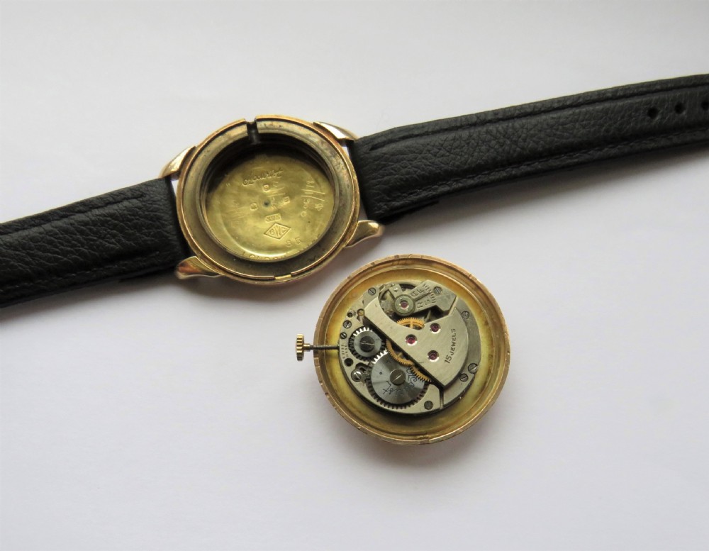 Gents 9ct gold Accurist wrist watch, 1948 View V