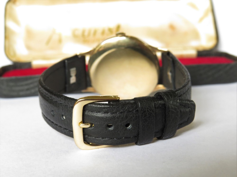 Gents 9ct gold Accurist wrist watch, 1965 View IV