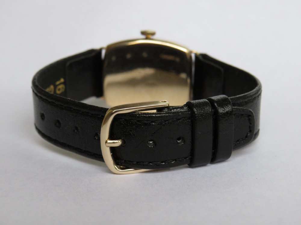 Gents 9ct gold wrist watch, 1929 View III