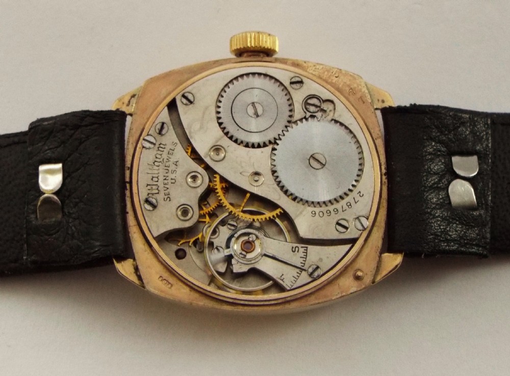Gents 9ct gold Waltham wrist watch, 1933. View IV