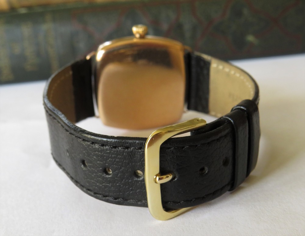 Antique Waltham 9ct gold gents wrist watch View V