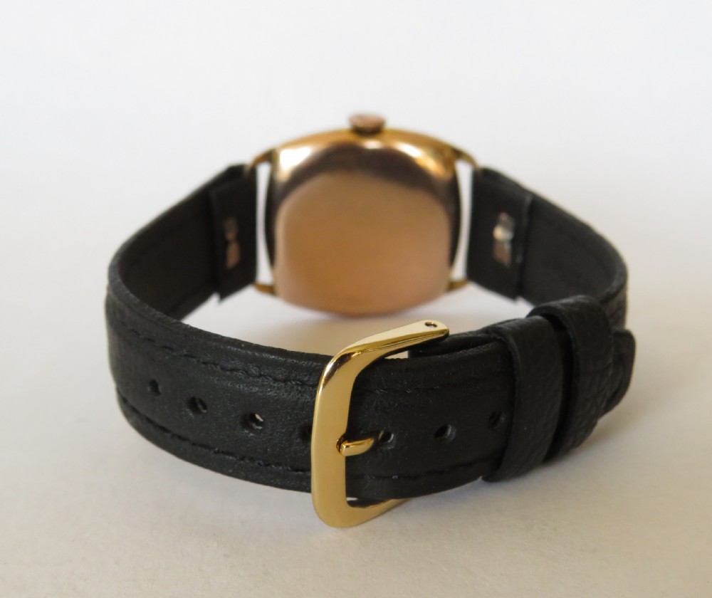 9ct gold Shield wrist watch, 1933 View IV