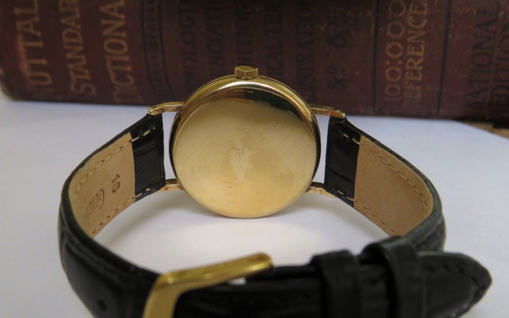 Gents 9ct gold Vertex Revue wrist watch, 1965 View IV