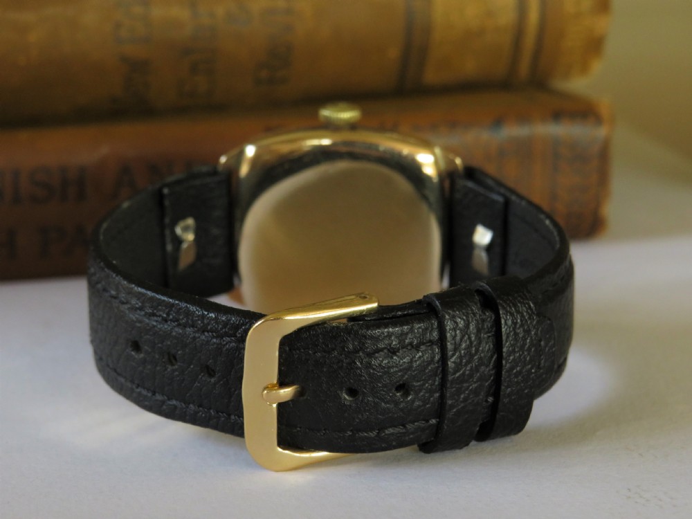 Gents 1935 9ct gold Waltham wrist watch View IV
