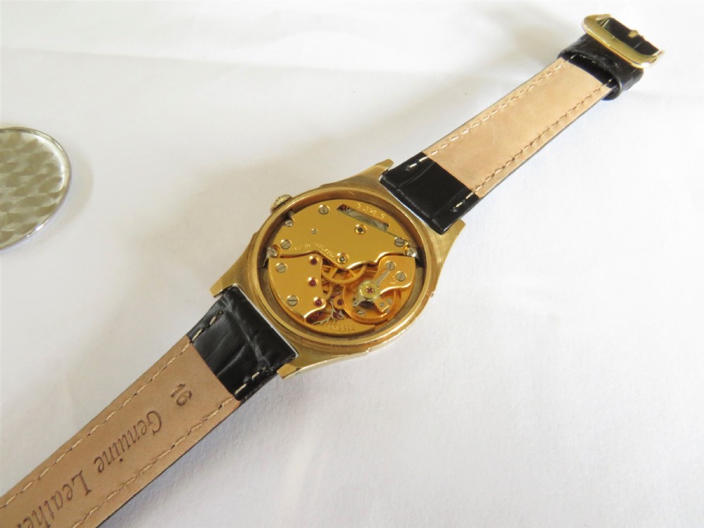 Gents Smiths De Luxe wrist watch, made in England View IV