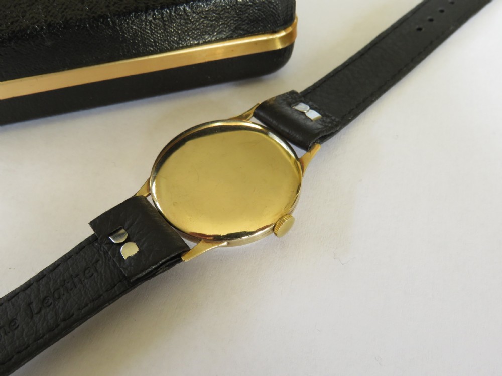 Gents 9 carat gold Accurist wrist watch, 1960 View III