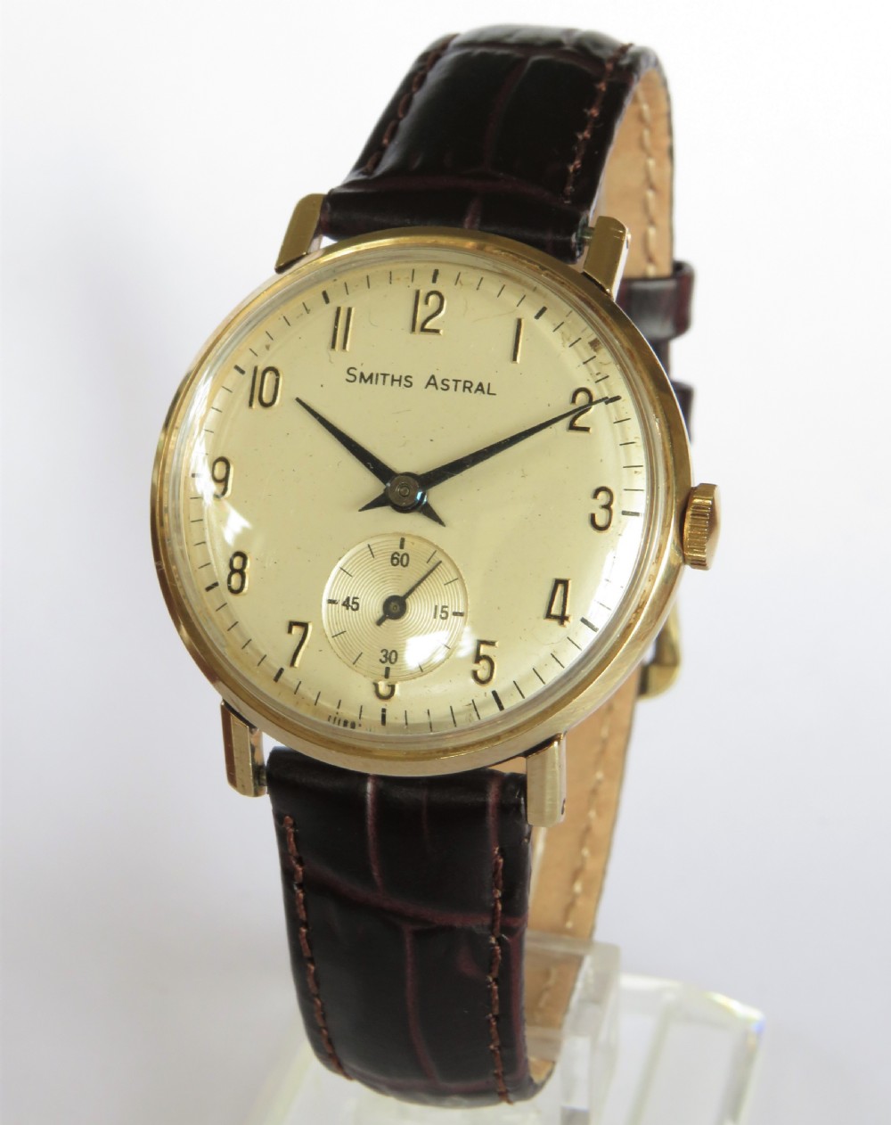Gents 1965 9ct gold Smiths Astral watch, made in England