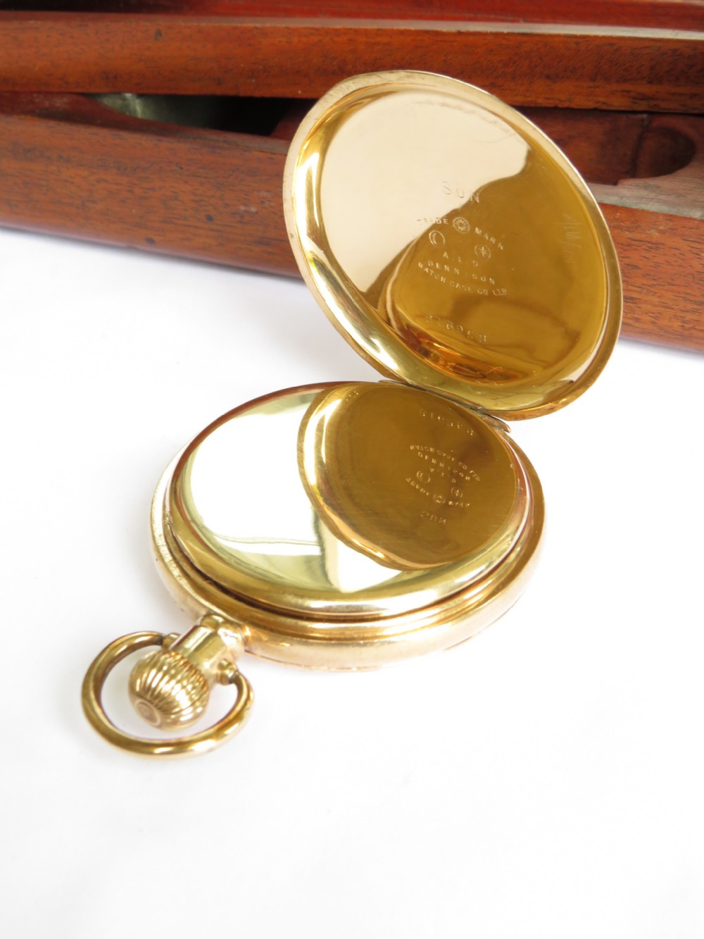 Antique 1903 Waltham full hunter pocket watch View III