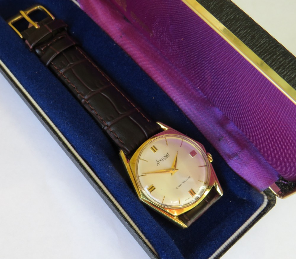 Gents 1960s Accurist Shockmaster wrist watch View II