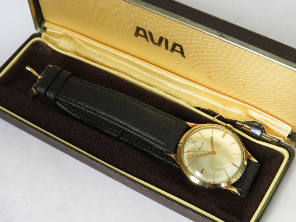 Gents 9ct gold Avia wristwatch, 1960 View II