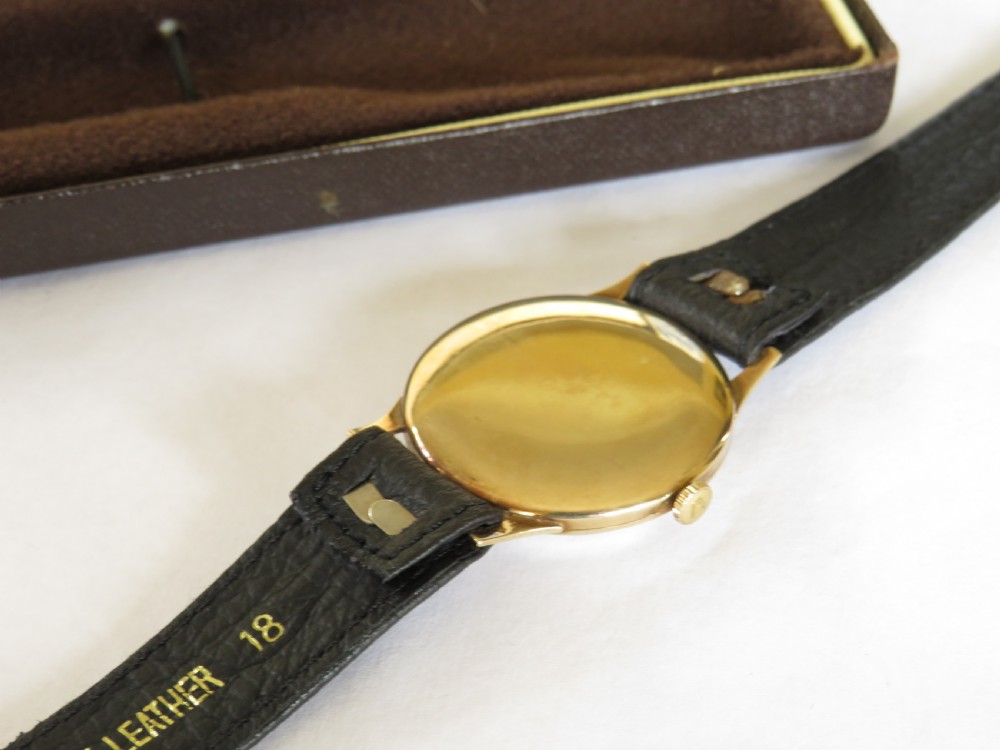 Gents 9ct gold Avia wristwatch, 1960 View III