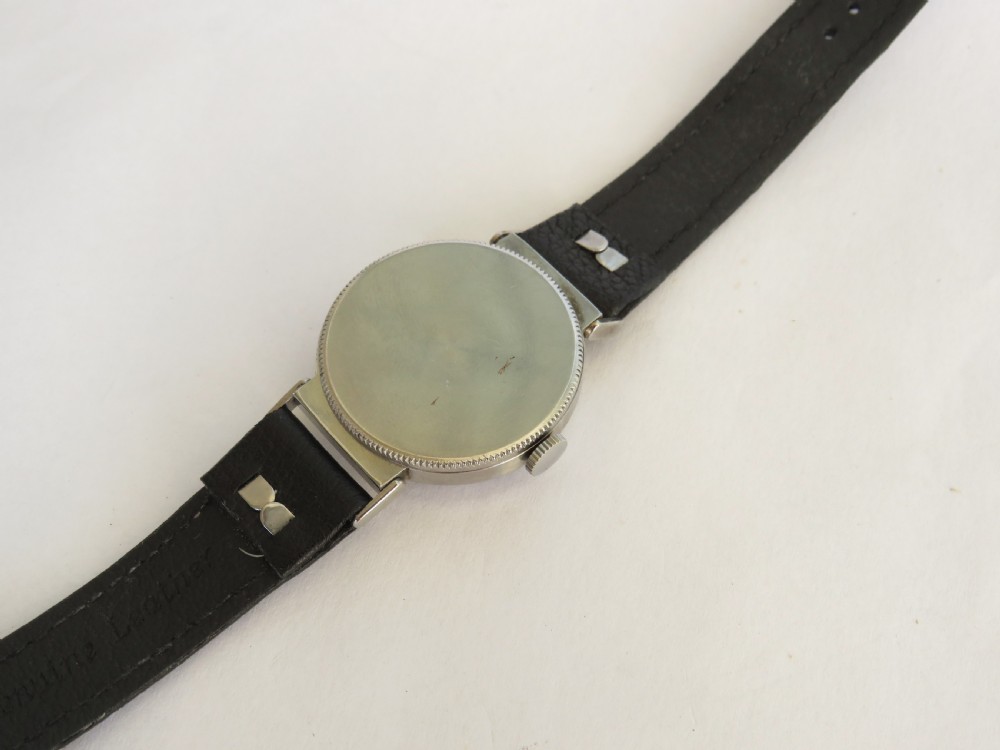 Gents Smiths wrist watch, circa 1960 View V
