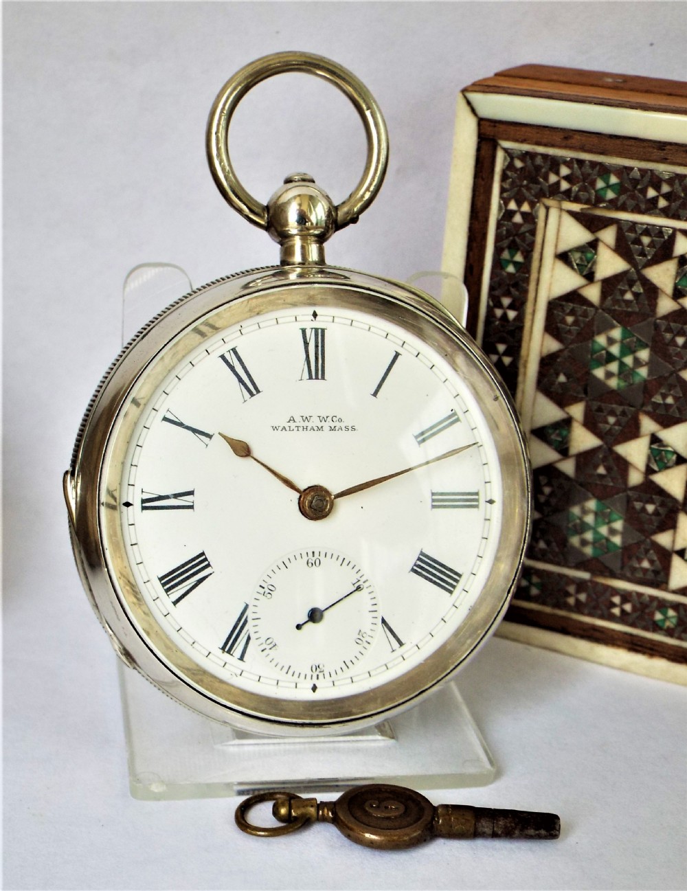 Antique 1909 silver Waltham pocket watch.