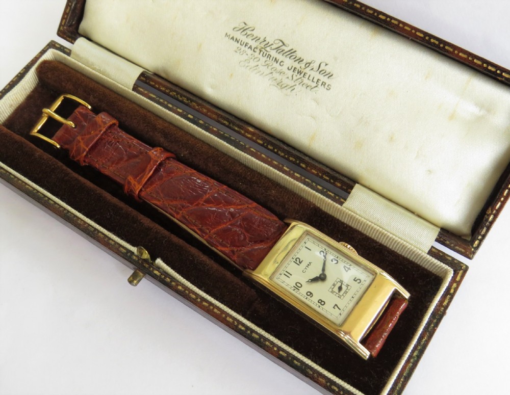 Mid-size 9ct gold Cyma wrist watch, 1946 View III