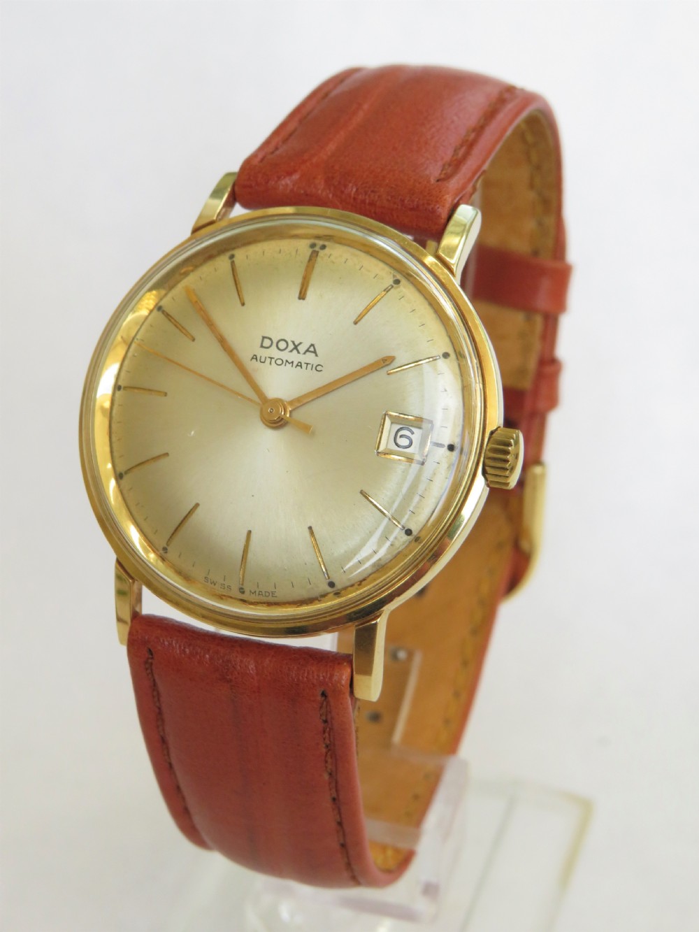 Gents 14ct gold Doxa wrist watch View II