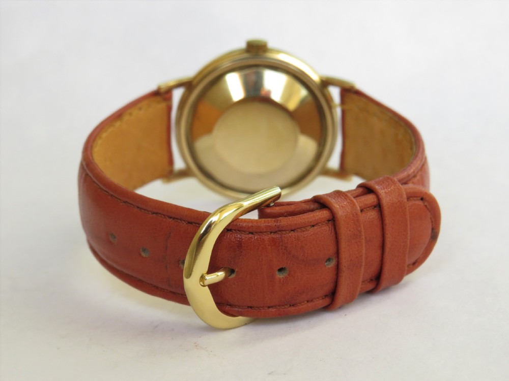Gents 14ct gold Doxa wrist watch View III