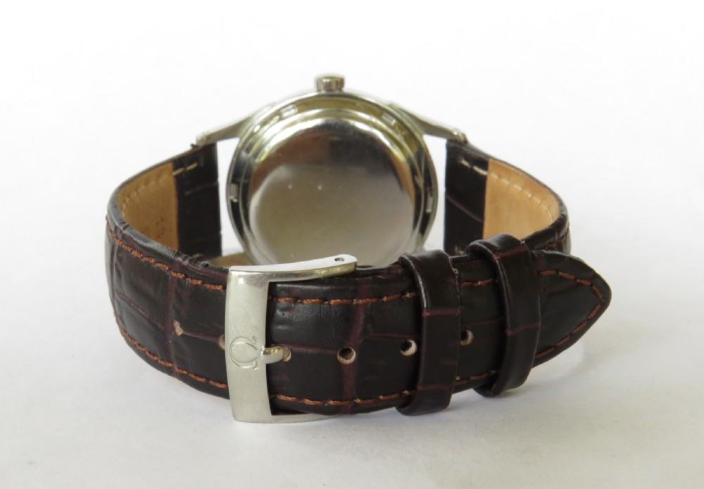 Gents Omega bumper automatic wrist watch, c1949 View V