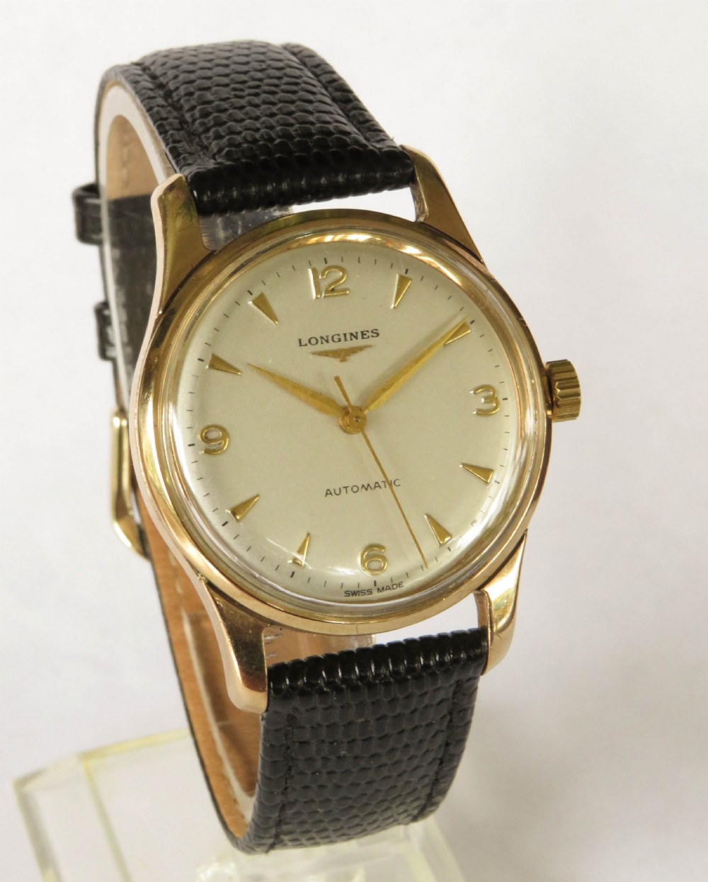 Gents 1950s 9ct gold Longines wrist watch View II
