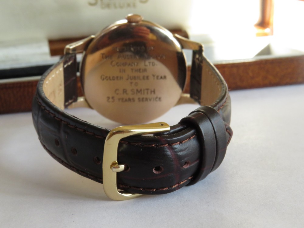 Good-sized 9ct gold Smiths De Luxe wrist watch, 1954 View VI