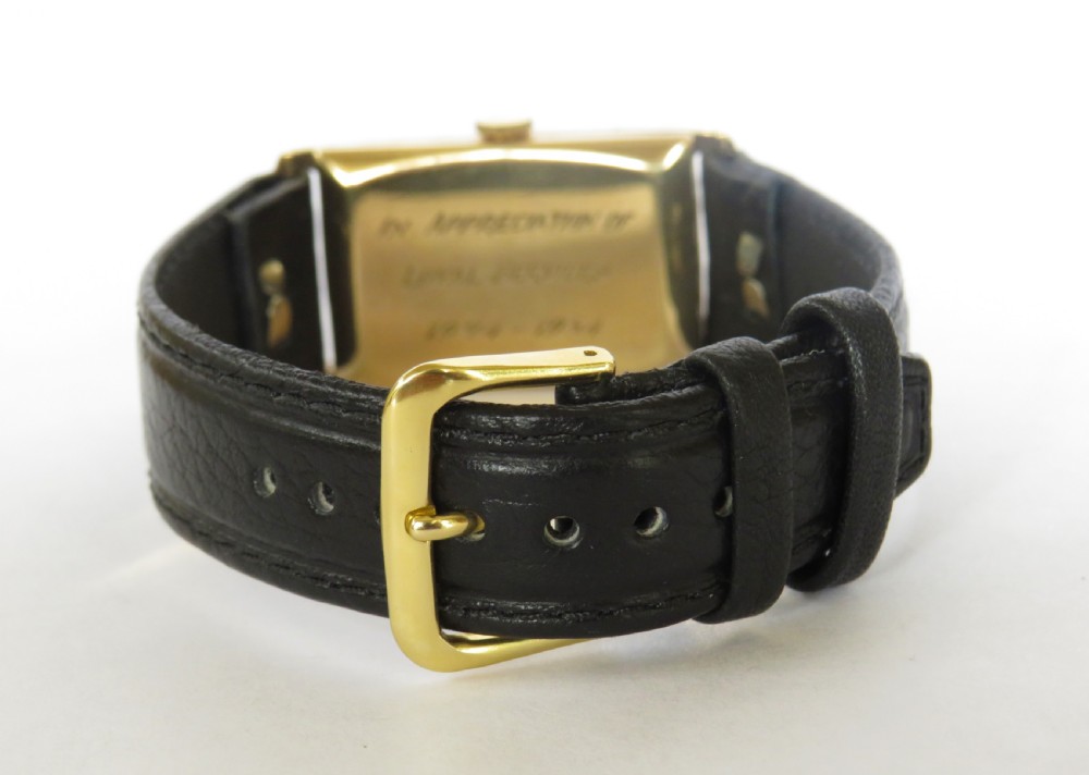 Mid-size 9 ct gold Record wrist watch, 1951 View III