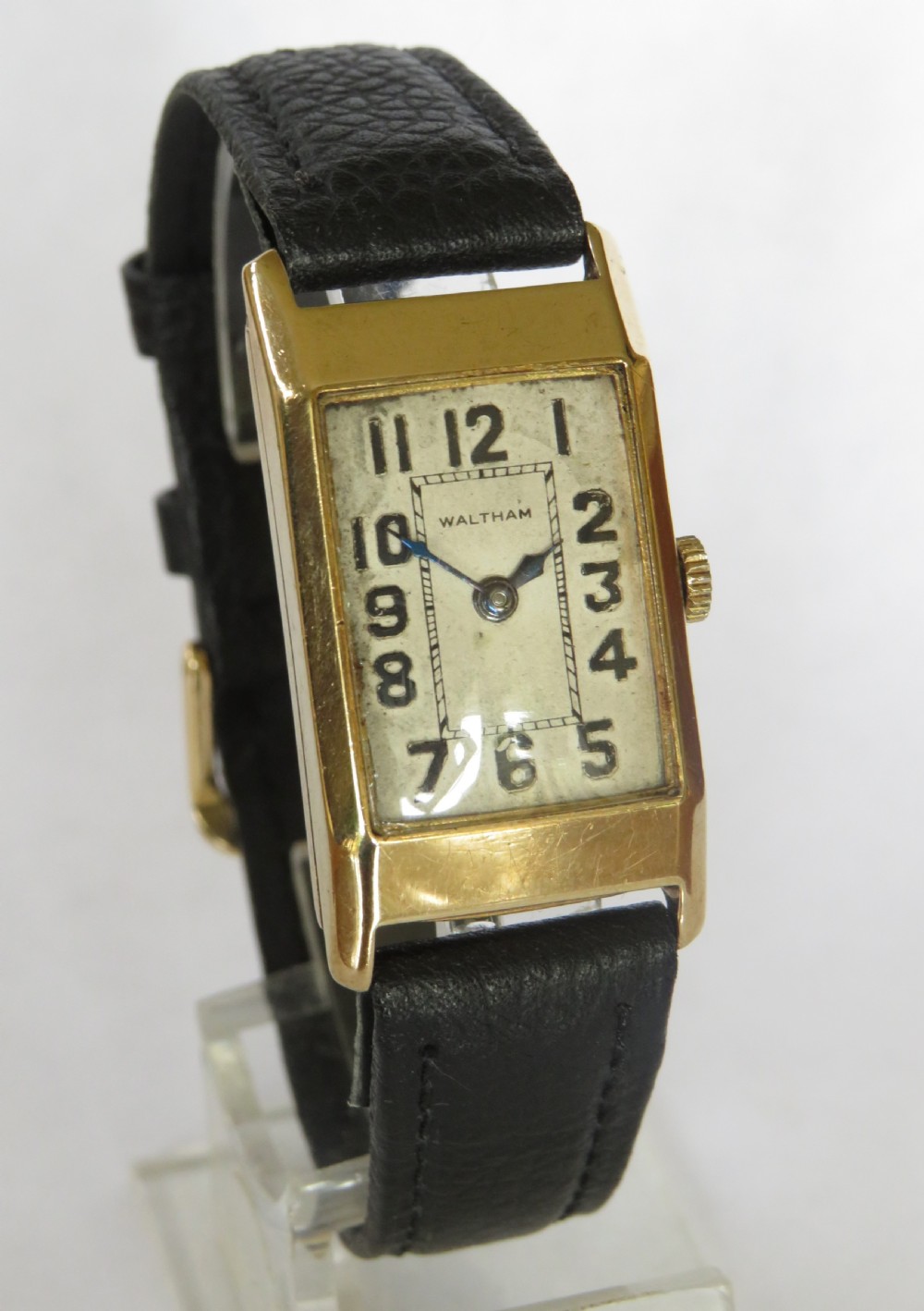 Mid-size 9ct gold Waltham wrist watch, 1934 View II
