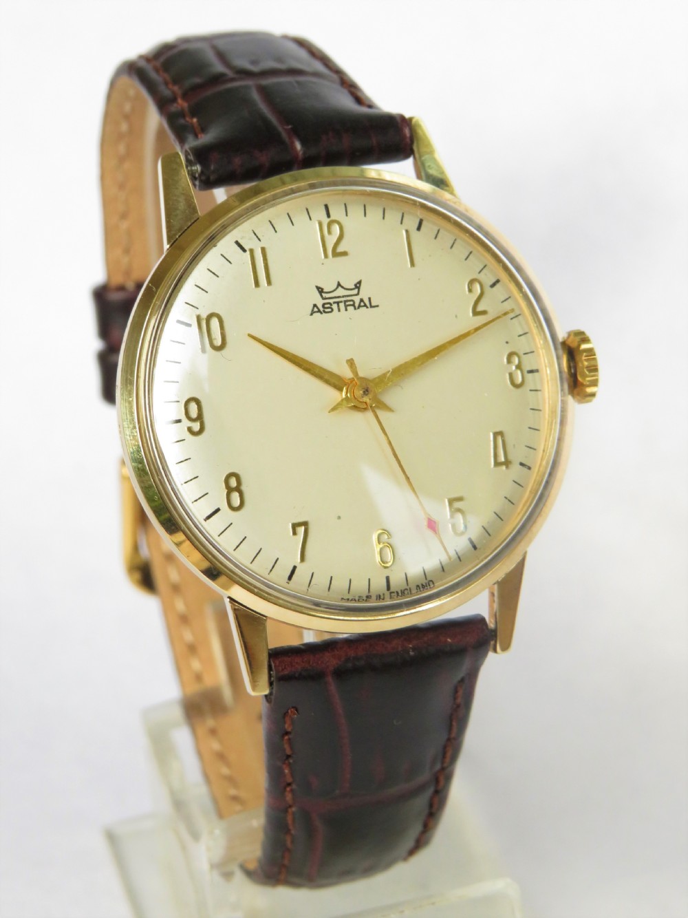 Gents 9ct gold Smiths Astral wrist watch, 1969 View II