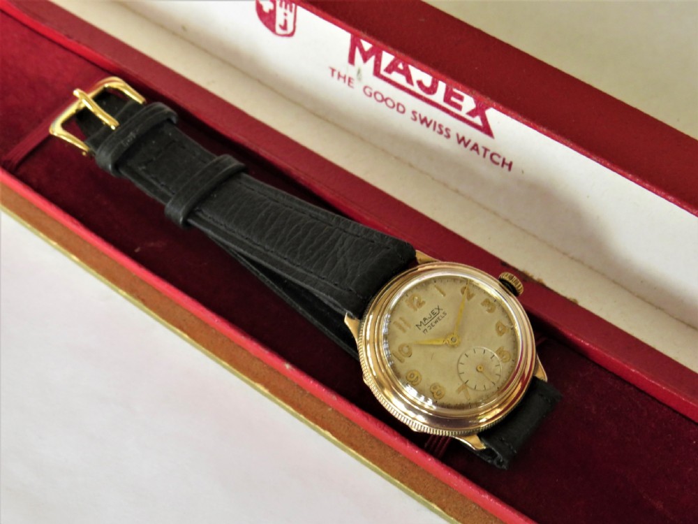 Mid-size 9ct gold Majex wrist watch, 1930 View III