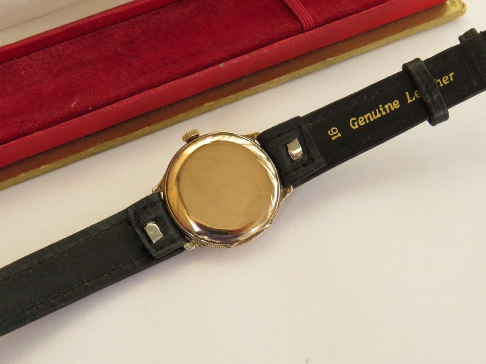 Mid-size 9ct gold Majex wrist watch, 1930 View IV