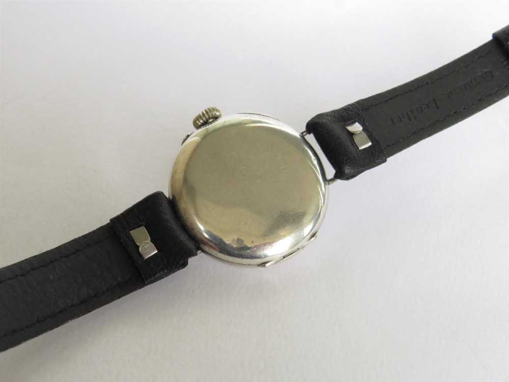 Gents WW1 silver trench watch View V