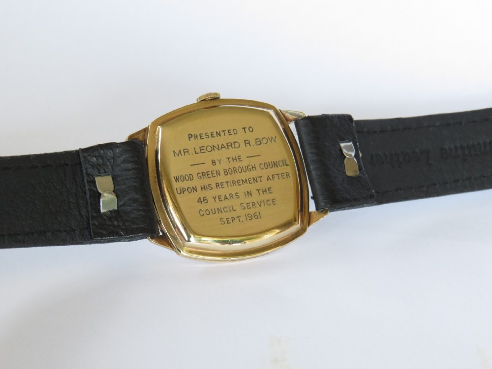 Gents 1950s 9ct gold Marvin wrist watch View III