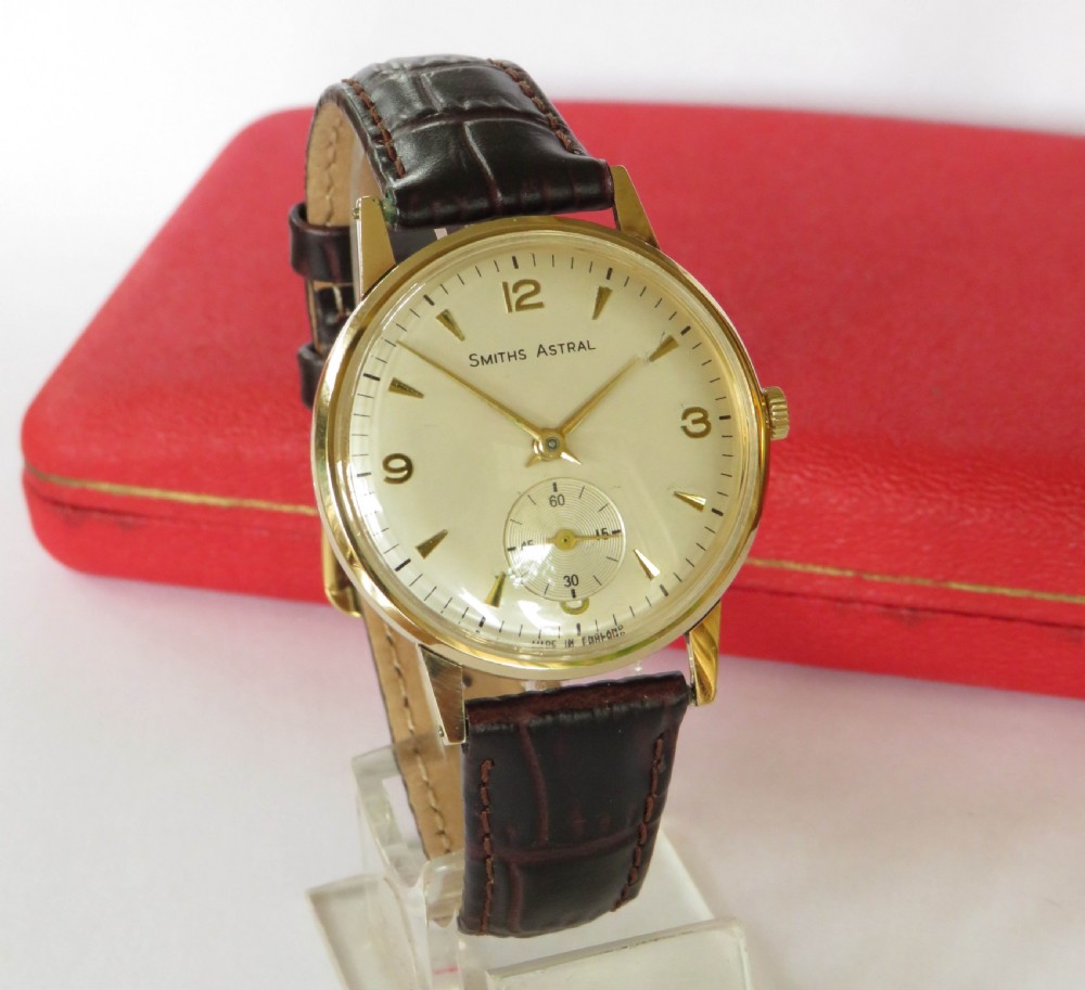 Gents 9ct gold Smiths Astral wrist watch, 1967