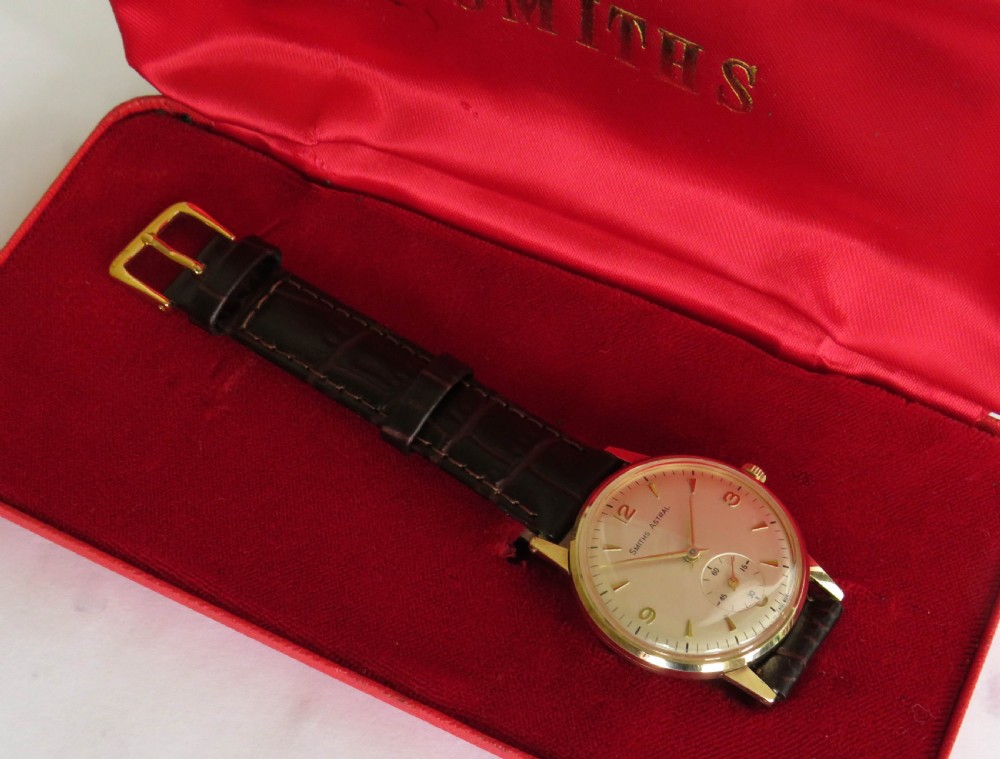 Gents 9ct gold Smiths Astral wrist watch, 1967 View III