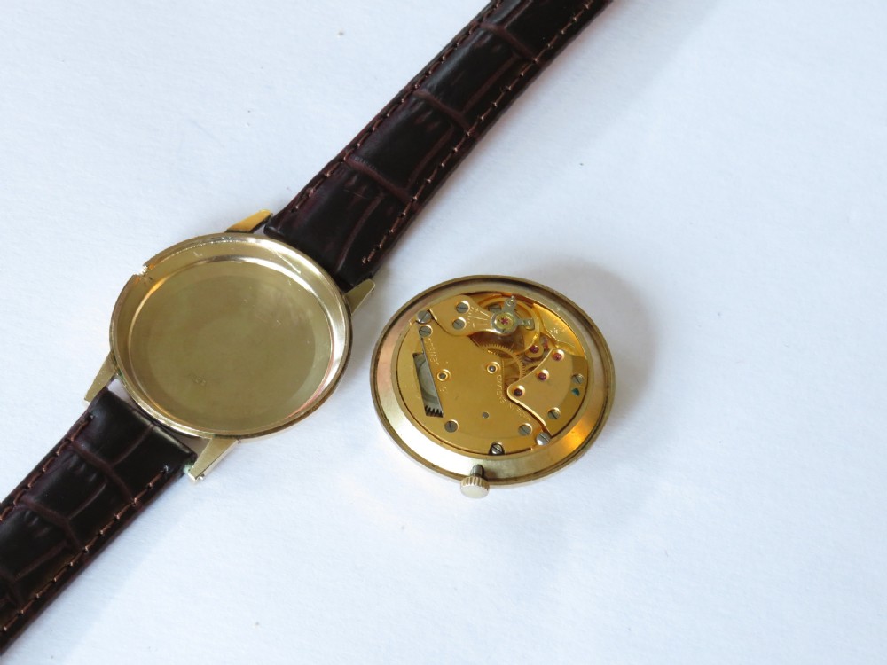 Gents 9ct gold Smiths Astral wrist watch, 1967 View VI