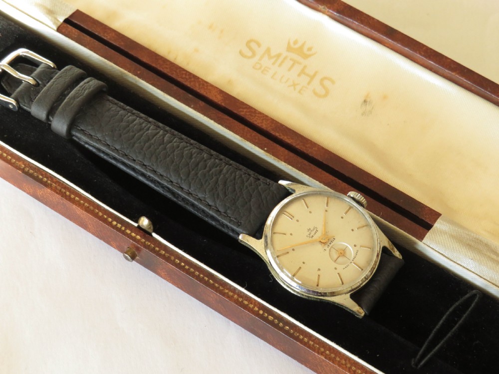 1950s mid-size Smiths De Luxe wrist watch, made in England
