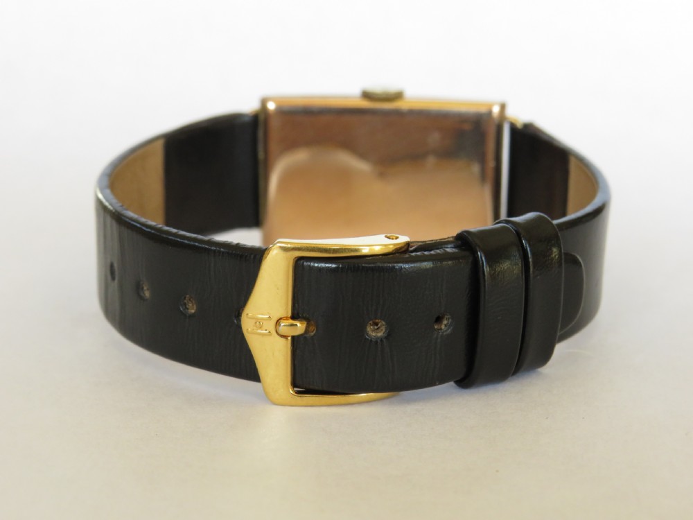 Mid-size 9ct gold Art Deco wrist watch, 1933 View III